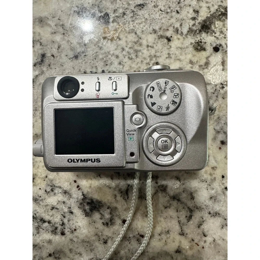 Olympus Camedia C-50 Zoom Digital Camera Silver 5.0MP 3x Optical Zoom Bundle Box